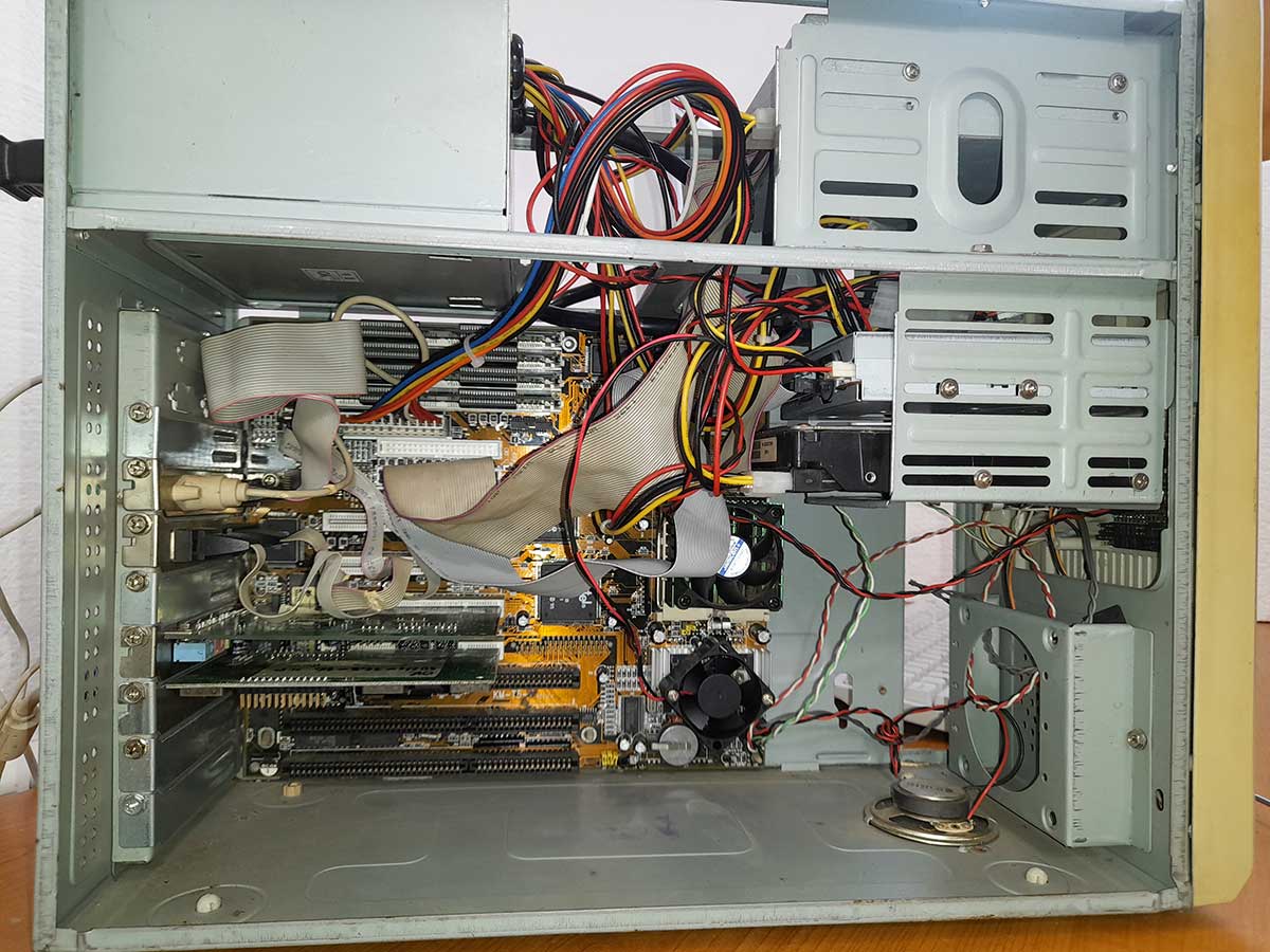 Vintage Gaming Pentium MMX 166MHz, ISA Slot, Windows 95, MS-DOS, 41 Games - Image 11